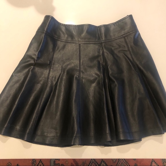 UO Faux Leather A-Line Mini Skirt - Picture 2 of 3